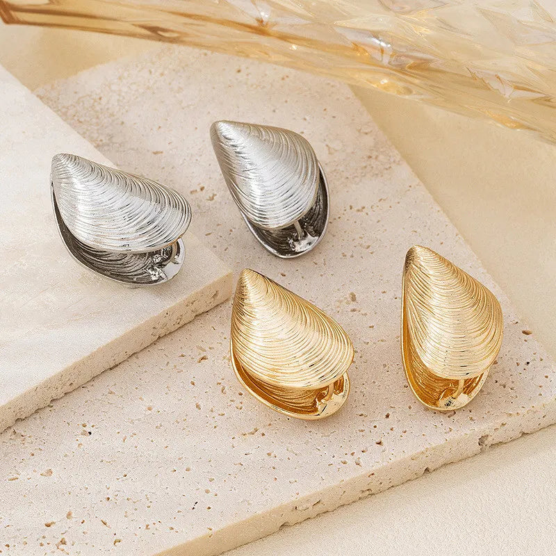 Vintage Metal Shell Stud Earrings with Silver Texture & Geometric Irregular Design