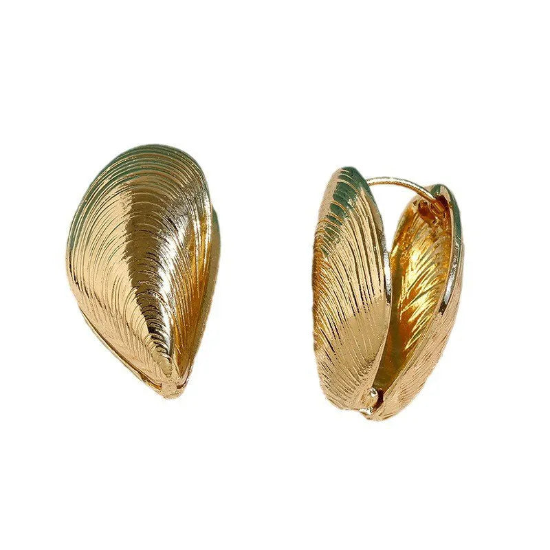 Vintage Metal Shell Stud Earrings with Silver Texture & Geometric Irregular Design