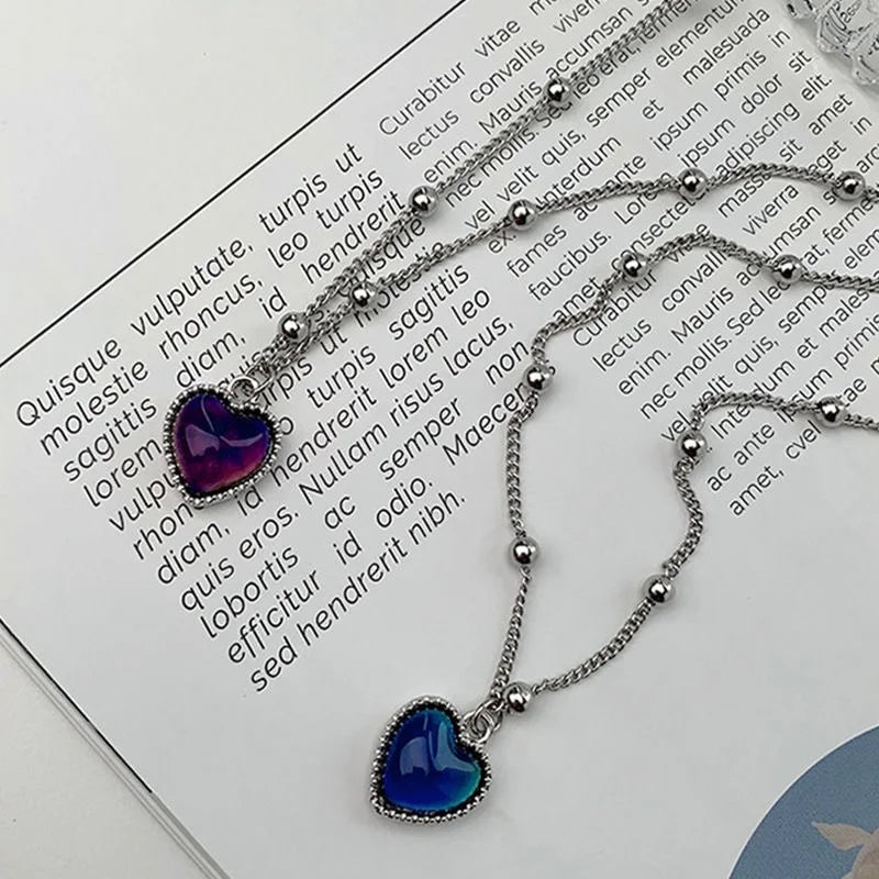 Color-Changing Mood Heart Pendant Necklace with Temperature-Sensitive Stone