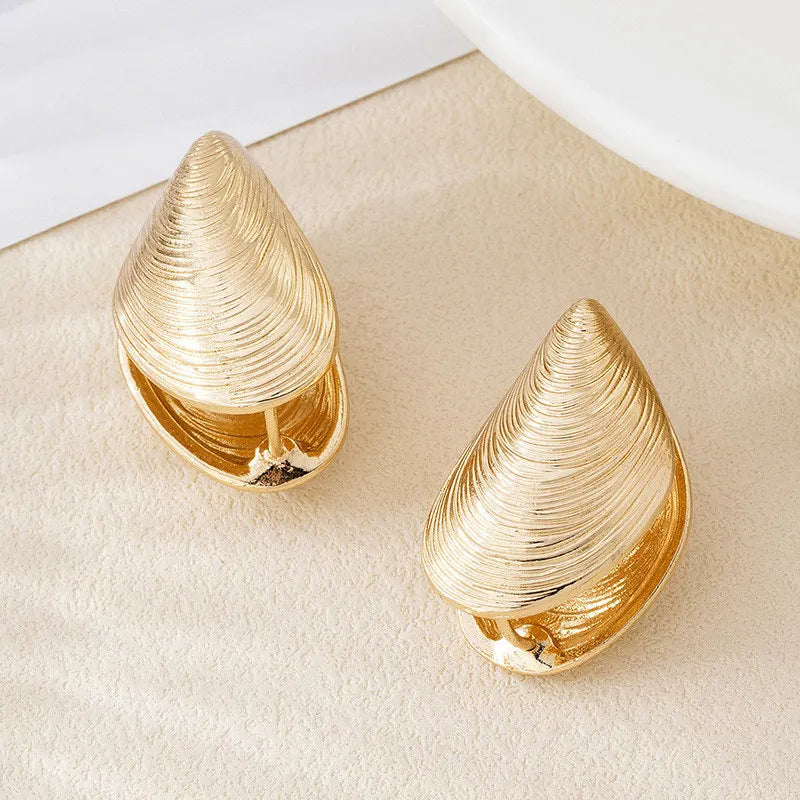 Vintage Metal Shell Stud Earrings with Silver Texture & Geometric Irregular Design