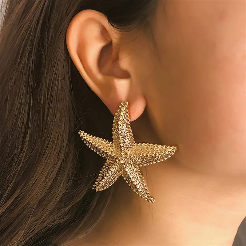 Vintage Metal Shell Stud Earrings with Silver Texture & Geometric Irregular Design
